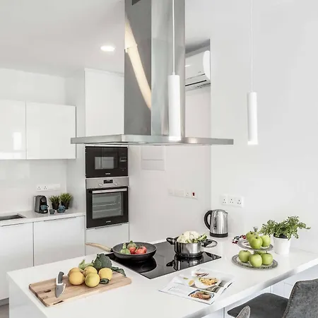 By The Bay 32 فيلة