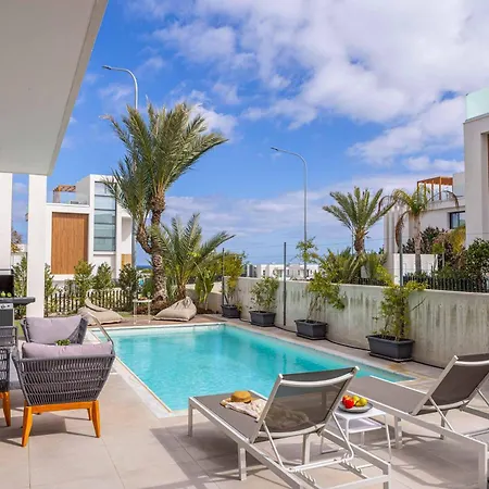 By The Bay 32 فيلة *